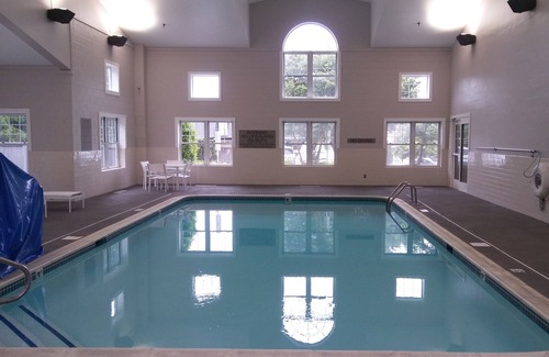 Hollins Hotel | Country Inn & Suites by Radisson, Roanoke, VA