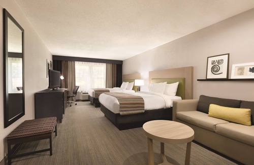 Hollins Hotel | Country Inn & Suites by Radisson, Roanoke, VA