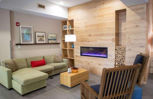 Wilmington Hotel | Country Inn & Suites by Radisson, Wilmington, NC