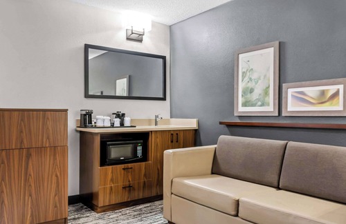 Winnipeg Hotel | Country Inn & Suites by Radisson, Winnipeg, MB