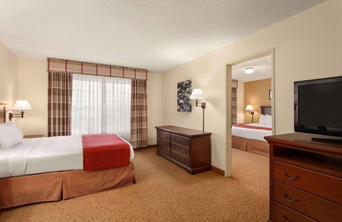 Ames Hotel | Country Inn & Suites by Radisson, Ames, IA