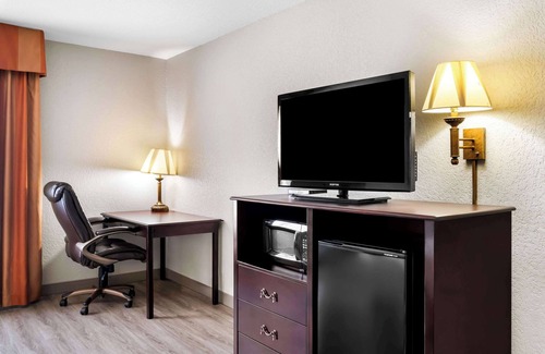 Hot Springs Hotel | Country Inn & Suites by Radisson, Hot Springs, AR