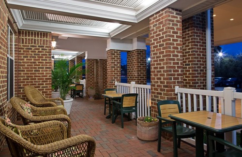 Williamsburg Hotel | Country Inn & Suites by Radisson, Williamsburg Historic Area, VA
