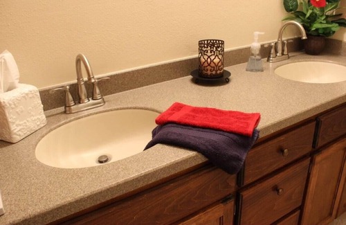 Milton Otro | Country living, 45 mins to the beach on acreage.