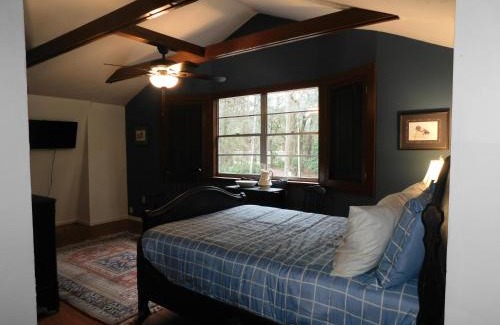 Manattee Road Casa | Country living at the Barn