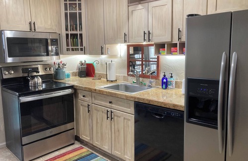 Centennial Apartamento | Country Living for Grandparents, Travel Nurses and Execs!
