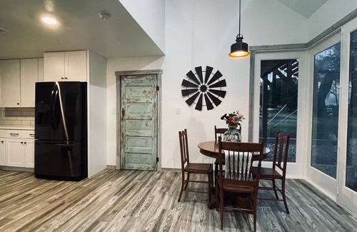 Lockhart Casa | Country Living with all the Amenities