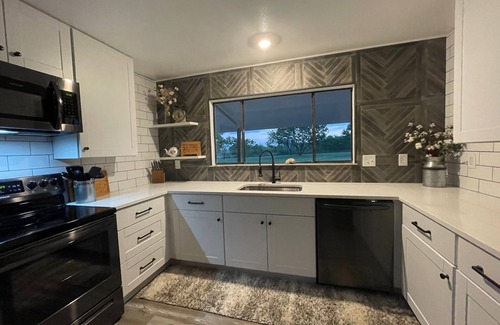 Lockhart Casa | Country Living with all the Amenities