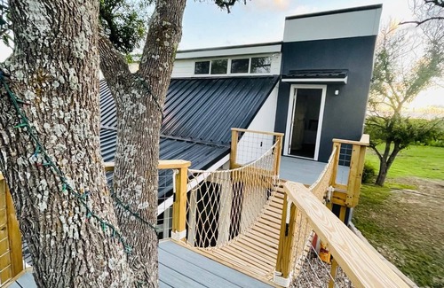 Lockhart Casa | Country Living with all the Amenities