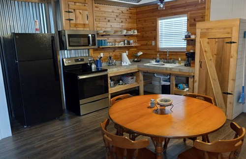Somerville Casa | Country Living with Kyle Field 30 minutes away