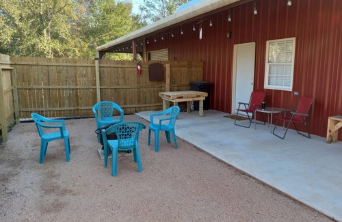 Somerville Casa | Country Living with Kyle Field 30 minutes away