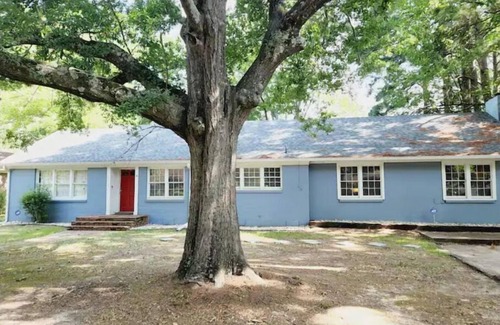 Pine Bluff Casa | Country-Lux Stay & Play Spacious, Cozy Retreat--Experience True Comfort and Joy
