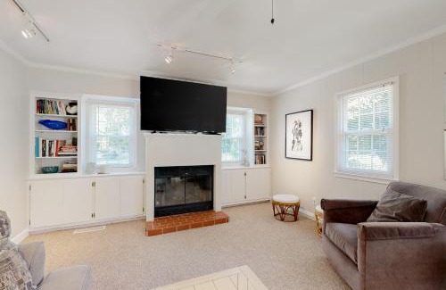Dewey Beach Casa | Country Manor Estates - 22 Manor Dr
