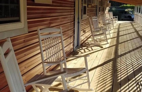 Baxley Casa | Country motel come relax 5 room