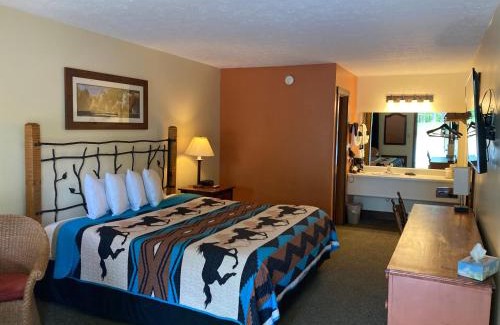 Eureka Springs Hotel | Country Mountain Inn