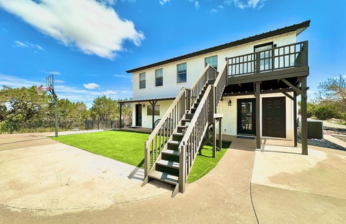 Merkel Casa | Country Oasis 20 Acres Pool + Gym Sleeps 13 Near Abilene