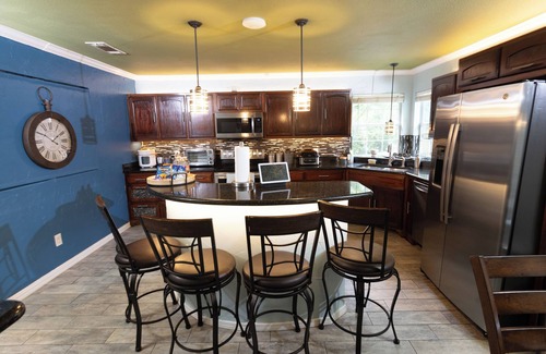 South Arlington Casa | Country Oasis in the City