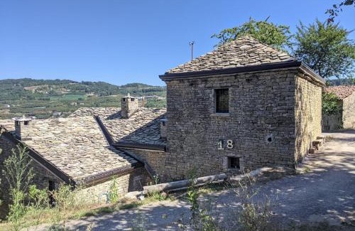 Lequio Berria Casa | Country old stone house immerse in nature
