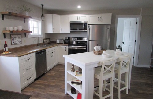 Westby Cabaña | NUEVO Country Pines Cottage - 1000 SQ / FT en el país - Tranquilo y relajante