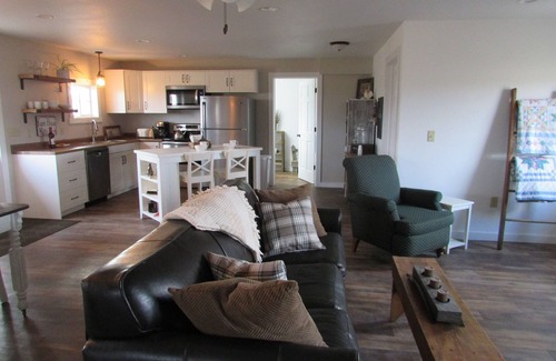 Westby Cabaña | NUEVO Country Pines Cottage - 1000 SQ / FT en el país - Tranquilo y relajante