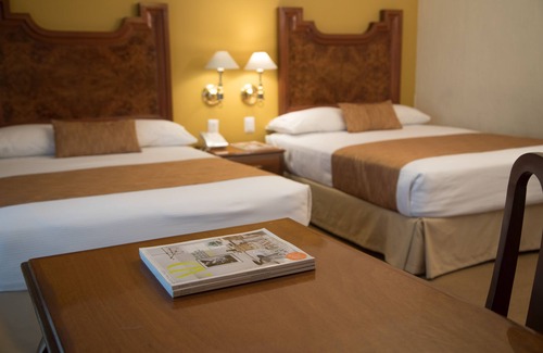 Guadalajara Hotel | Country Plaza
