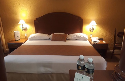 Guadalajara Hotel | Country Plaza
