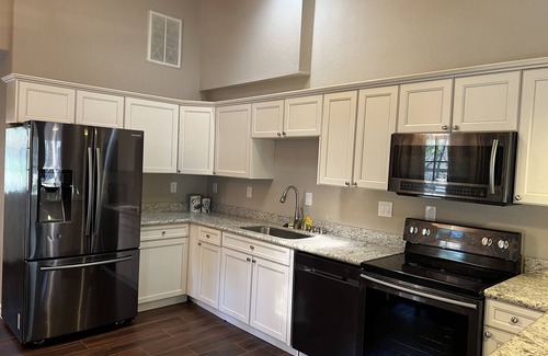 Decker Place Casa | Country resort 5 bedroom Main House and 1 bedroom guest house combined.