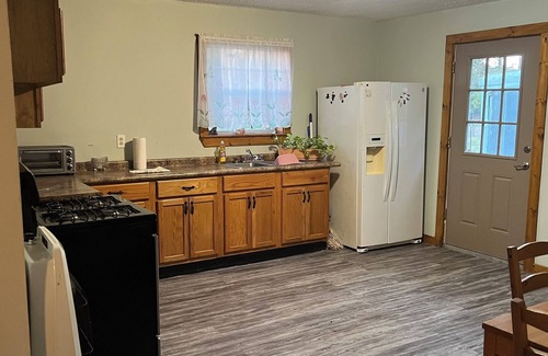 Mississippi Gulf Coast Apartamento | Country retreat, fully furnished, easy access, pet friendly apartment.