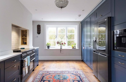Westbourne Casa | Country Retreat - Sleeps 14 - Large Garden