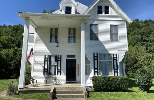 Madison Casa | Country Roads Guest House on the Little Coal River