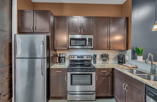 Midtown Condominio | Country Row and Vanderbilt in West End Nash A1 location Sleeps 4