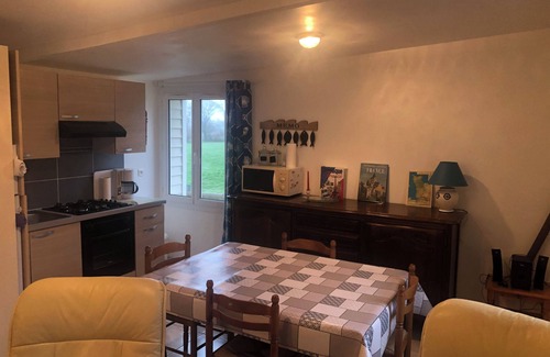 Notre-Dame-de-Cenilly Apartamento | Country studio