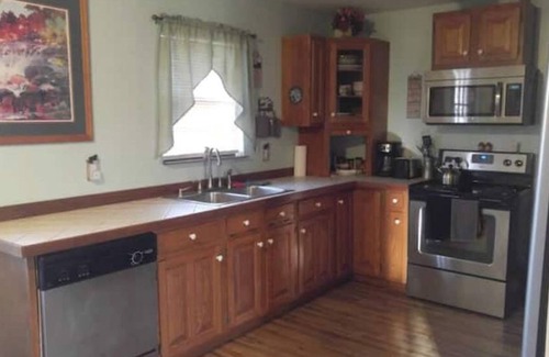 Scotts Casa | Country setting, yet only minutes from everything!