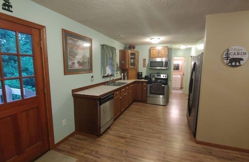 Scotts Casa | Country setting, yet only minutes from everything!