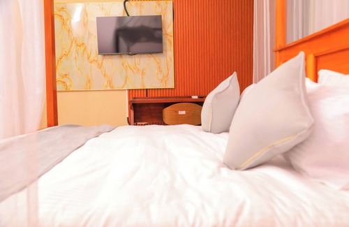 Western Uganda National Parks Hotel | country sights Hotel Bulisa