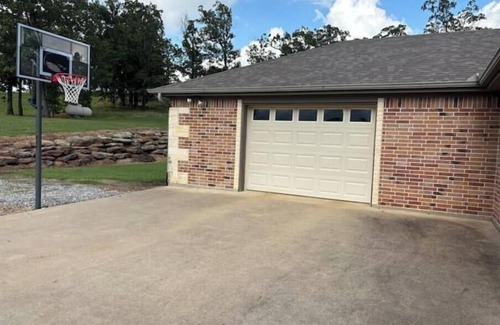 Atoka Casa | Country Solitude! Sleeps 10!