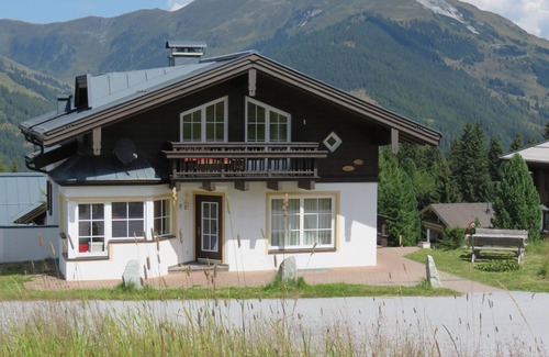 Hochkrimml Apartamento | Country-style apartment with mountain views and close to the slopes in the Zille