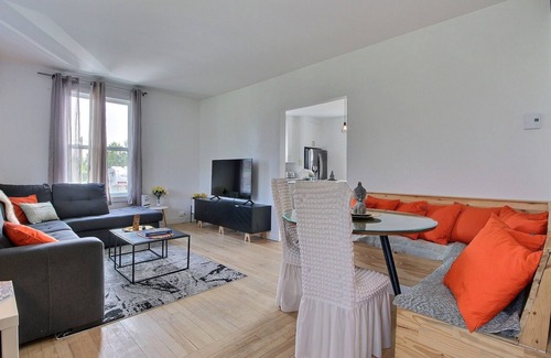 Saint-Hubert Casa | Country style house - 2500 sf. - 4 floors