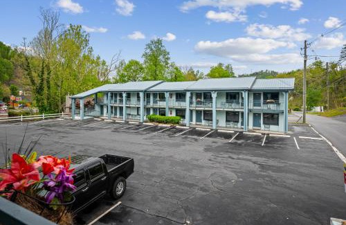 Gatlinburg Hotel | Country Town N' Suites