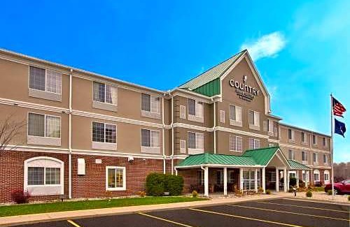 Big Rapids Hotel | Country Inn & Suites by Radisson, Big Rapids, MI