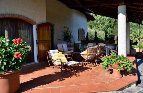 Camaiore Villa | Villa de campo cerca del mar con piscina