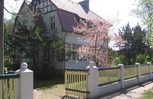 Kleinzerlang Casa | Villa de campo con jardín, embarcadero interno y bote de remos