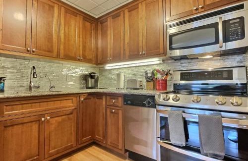 Killington Apartamento | CountryCub- Pool, Hot Tub, Gym, Sauna, Near Resort