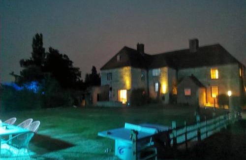 Market Rasen Apartamento | Countrylife Large Green Suite- road noise