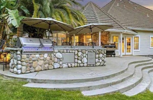 Lincoln Casa | CountryRanchWeddings GuestHouse