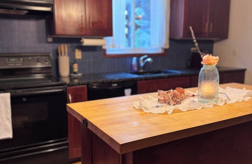 Stormstown Casa | Countryside 4 BR House <20 min. to Beaver Stadium, Yard, Deck, Parking, Firepit!