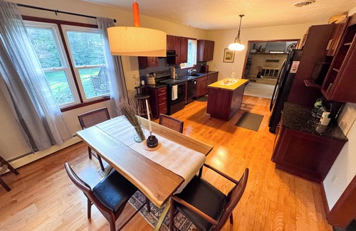 Stormstown Casa | Countryside 4 BR House <20 min. to Beaver Stadium, Yard, Deck, Parking, Firepit!