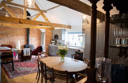 Hythe Casa | Countryside barn conversion with stunning views