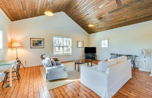 Louisa Casa | Countryside Barndominium in Virginia with Patio