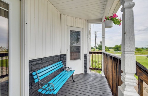 Biggsville Casa | Countryside Biggsville Home w/ Yard, Dogs Welcome!